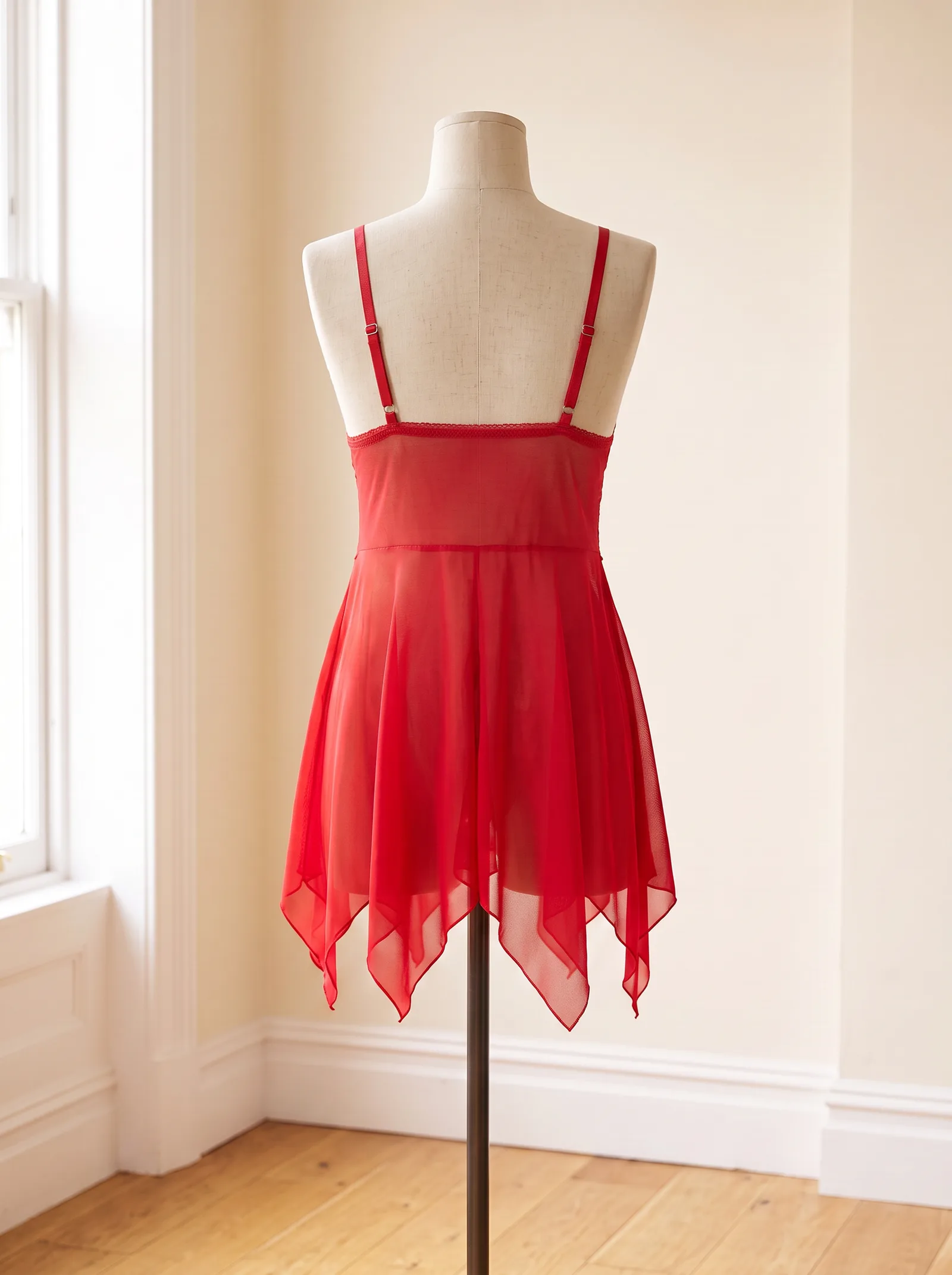 Kırmızı Babydoll, Kırmızı